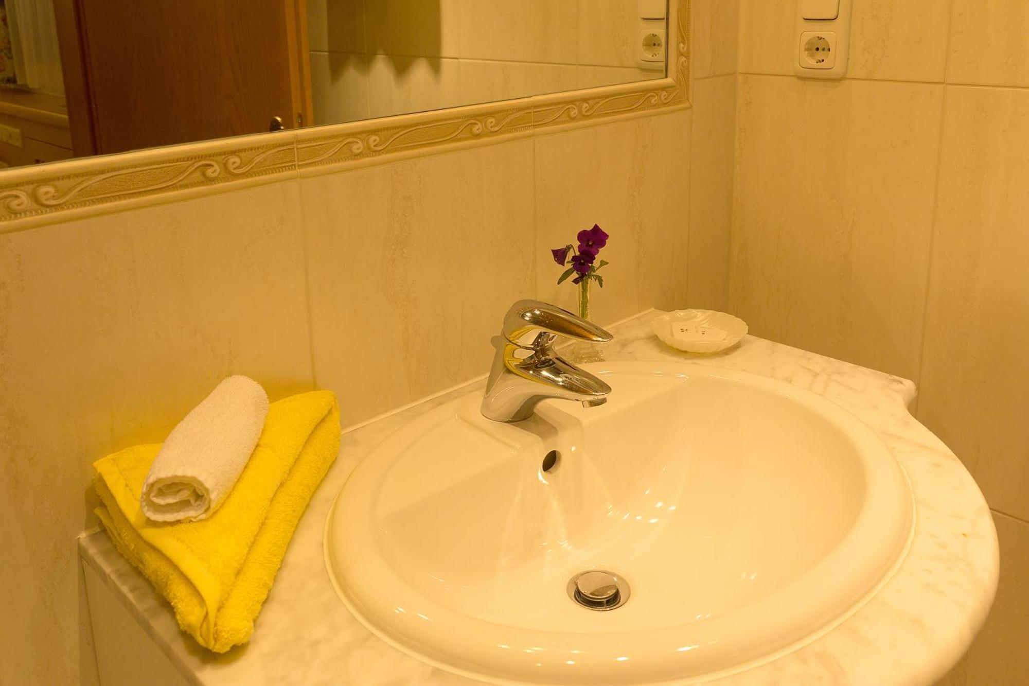 Hotel Angelika Санкт Антон ам Арлберг Стая снимка